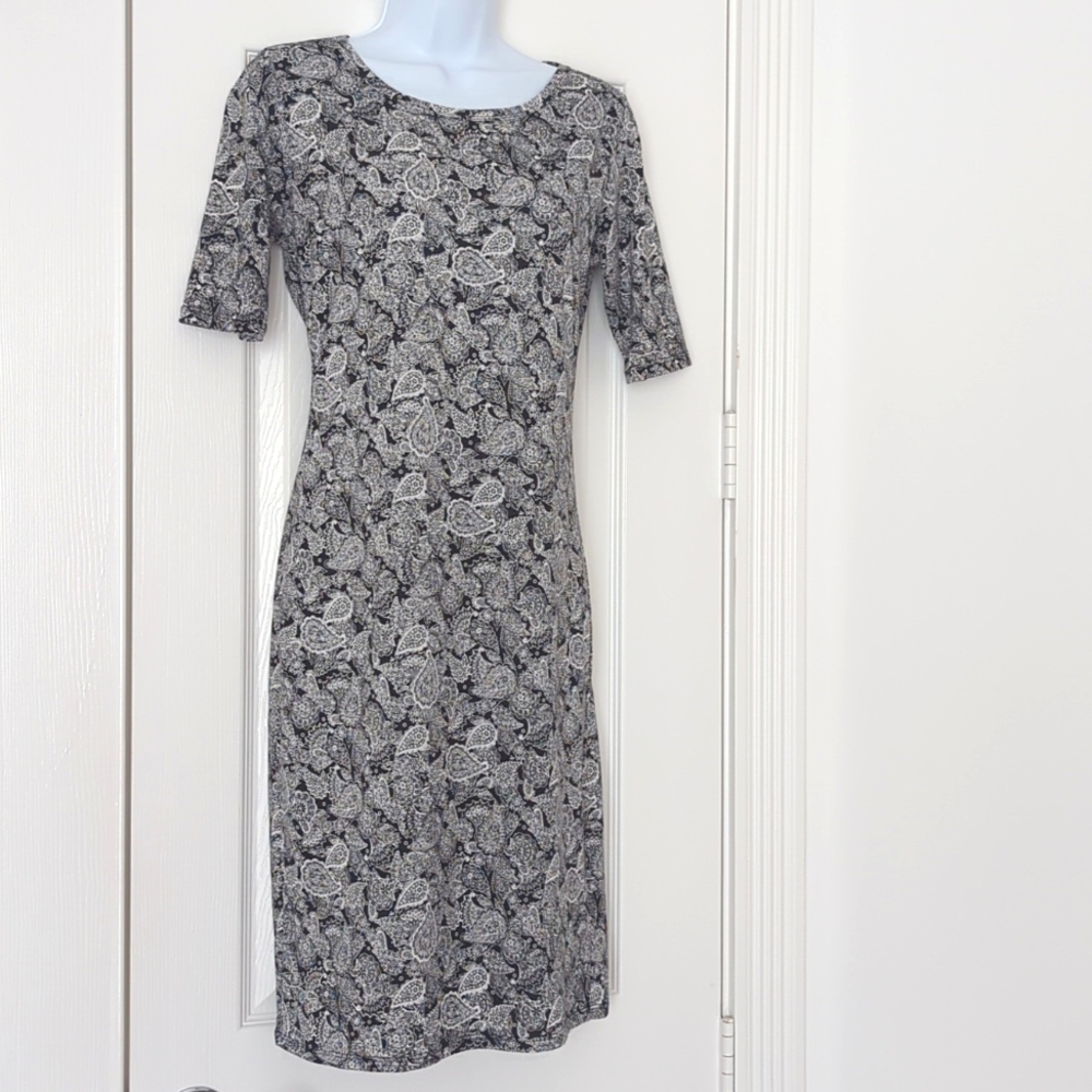 LuLaRoe black and white short sleeve paisley dress